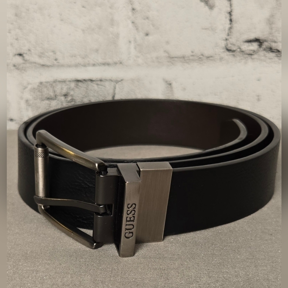 GUESS Black Leather Belt Silver Logo Buckle Size 38 Men’s